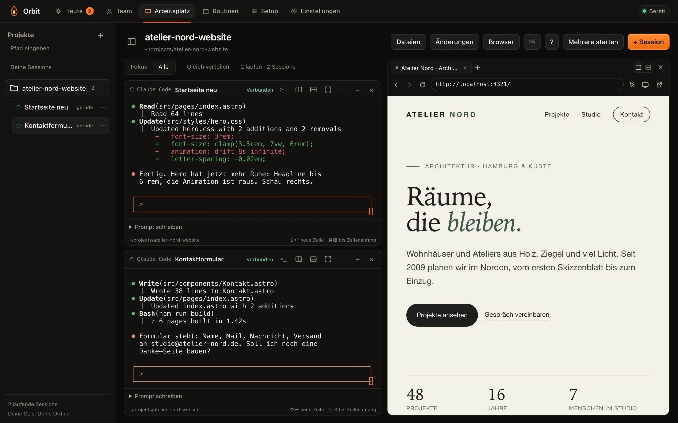 Der Orbit-Arbeitsplatz: zwei Claude-Code-Sessions nebeneinander, rechts die Website im eingebauten Browser